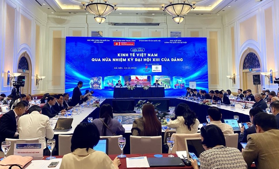 Kinh tế Việt Nam qua nửa nhiệm kỳ Đại hội XIII của Đảng